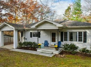 76 Tupper Rd, Black Mountain, NC 28711