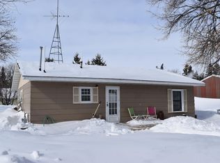 822 N 1st St, Warren, MN 56762