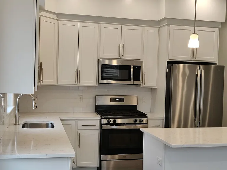 135 Franklin St #1 — Photo 6