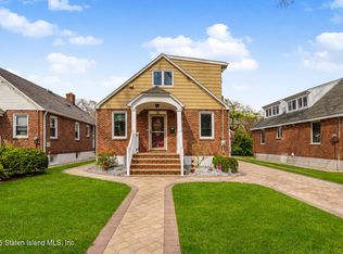 25 Sterling Ave, Staten Island, NY 10306