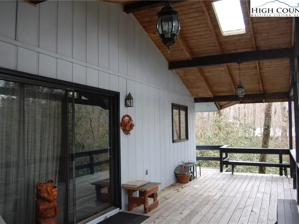 202 Knoll Circle, Newland, NC 28657