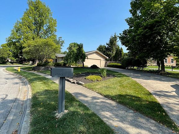3rd image of 4580 Burbank Dr
