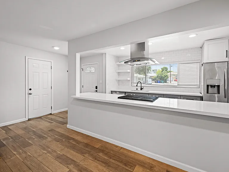 5139 Ewing St — Photo 3