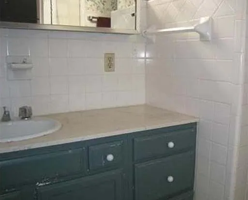 4 bed, 2500 sqft, $6,200 — Photo 4