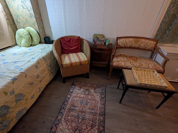 2nd image of 16 Pine St