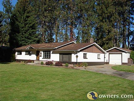 Wonderful Neighborhood 3 bedroom close to schools large corner