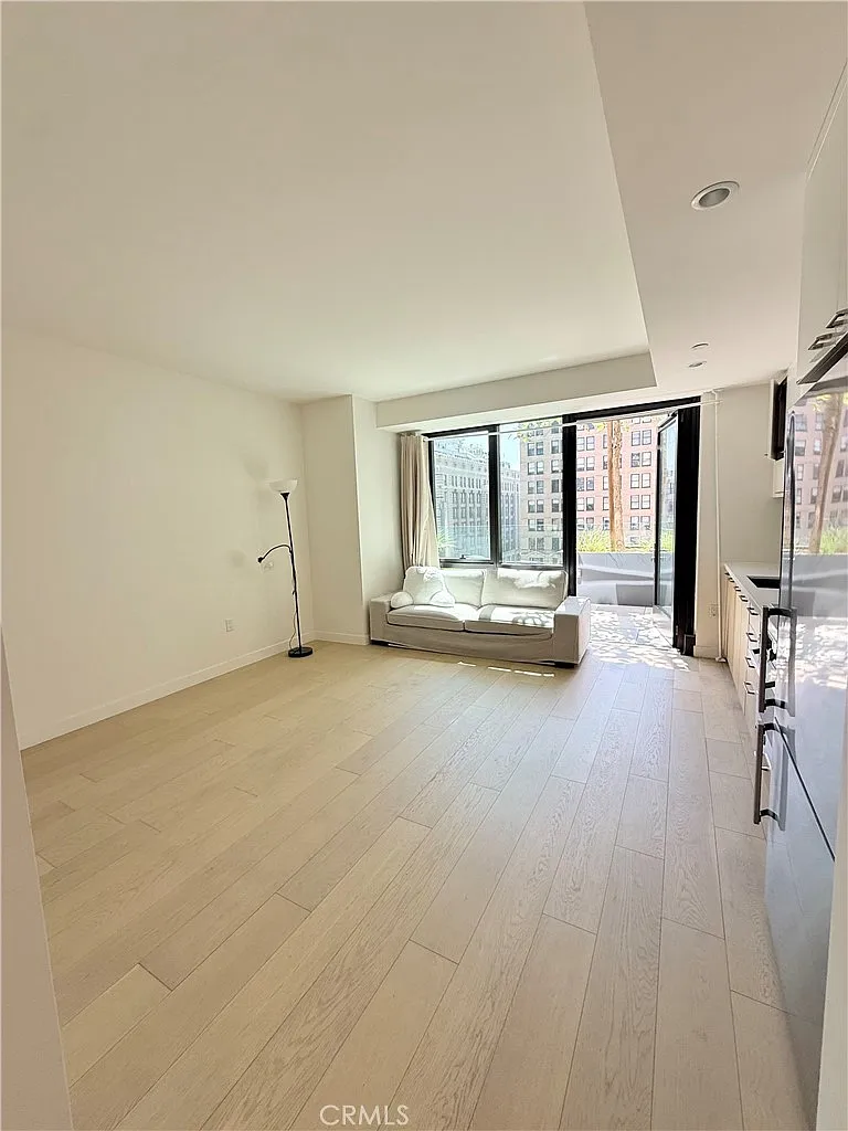 Studio, 500 sqft, $2,200 — Photo 2