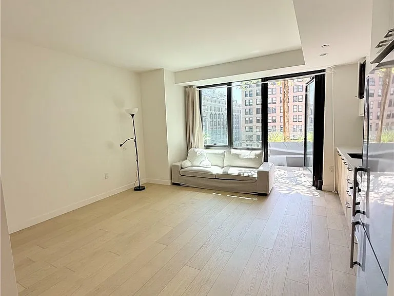 400 S Broadway Ave #726 — Photo 2