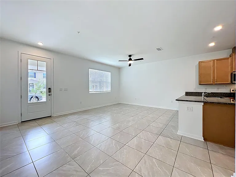 9848 Walkway Dr — Photo 5