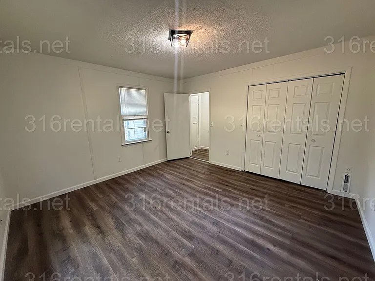 926 N Harding Ave — Photo 1