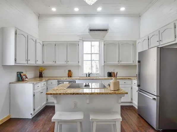 1715 Walnut St, Centreville, AL 35042