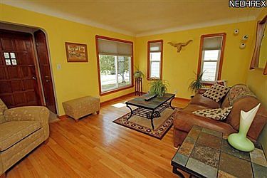 4th image of 2703 Torrington Ave