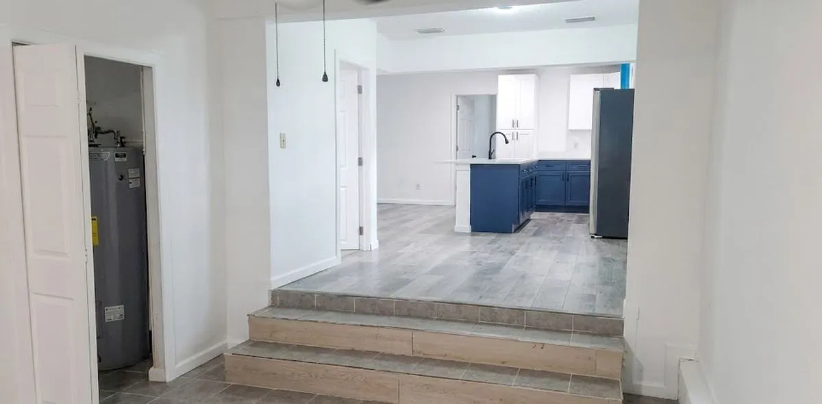 4 bed, 2.0 bath, 1409 sqft, $1,700 — Photo 2