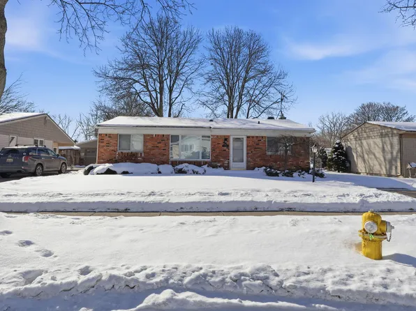 50673 Jim Dr, Chesterfield, MI 48047