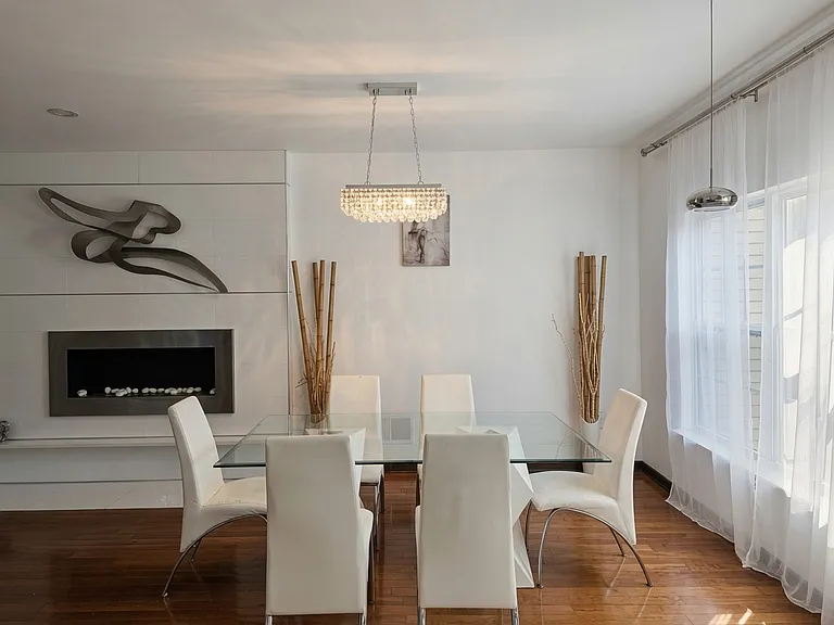 10 Russell Ct — Photo 6