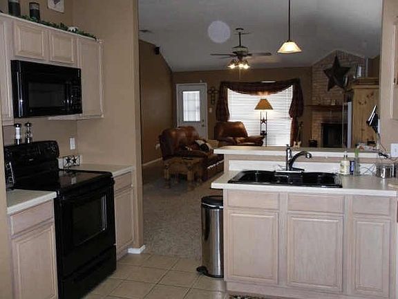 3rd image of 2819 Saint Johns Ave