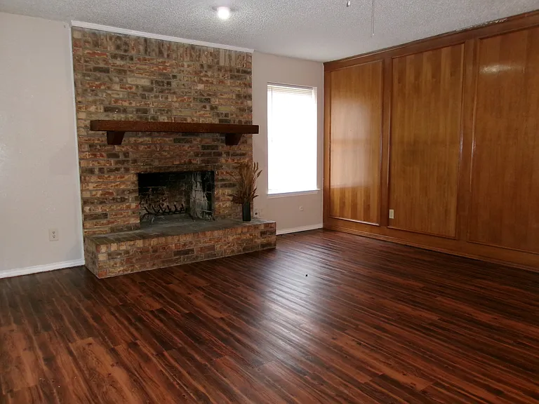 1817 Family Cir #1817 — Photo 3