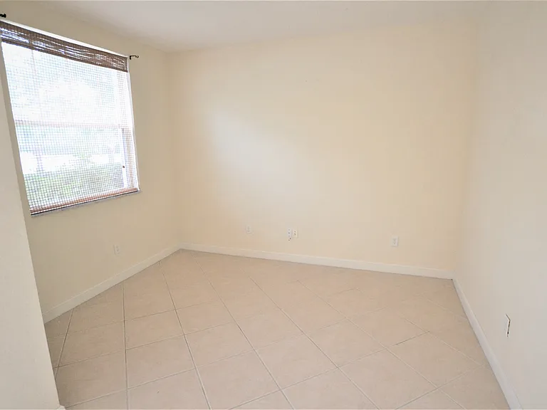 690 Amador Ln #2 — Photo 16