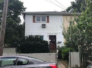 2 Downey Pl, Staten Island, NY 10303