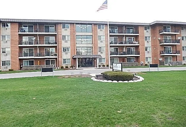 2234 S. Goebbert Rd #420 — Photo 1