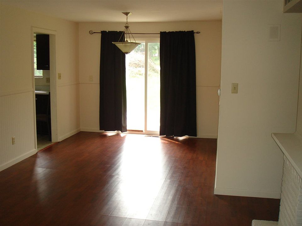 2nd image of 2618 Carver Ct