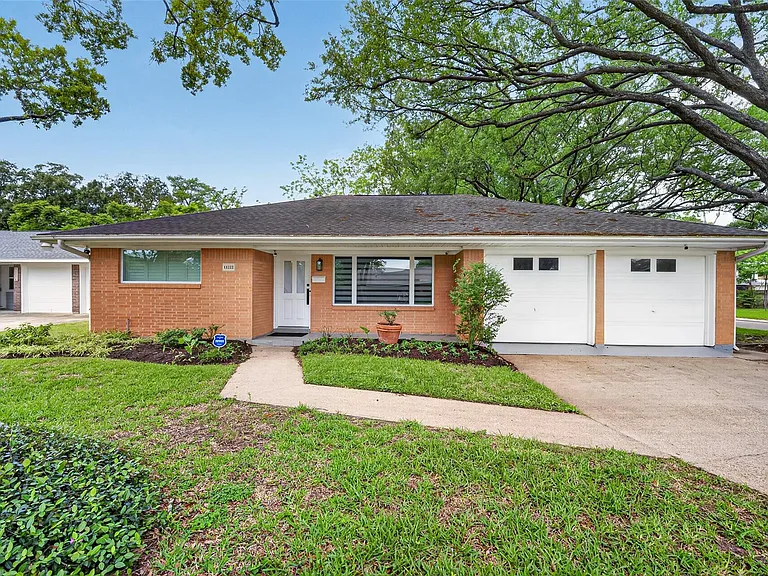 11226 Huggins Dr — Photo 42