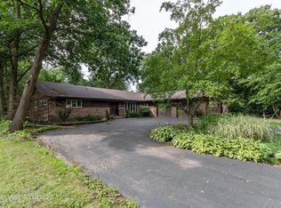 1815 Allen Ln, St Charles, IL 60174