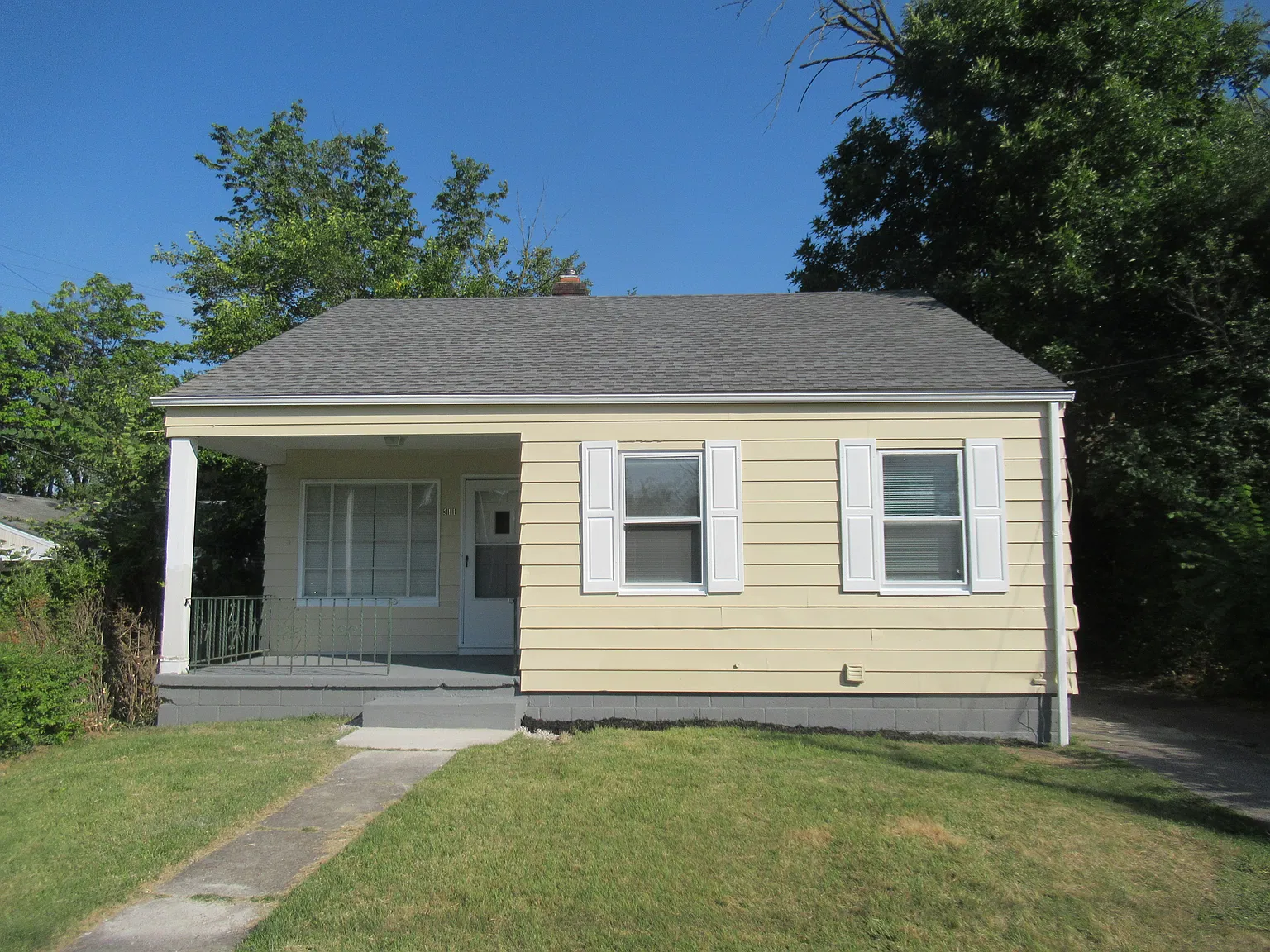 3 bed, 1310 sqft, $1,650 — Photo 1