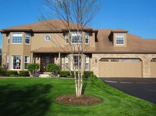 917 Burgess Hill Rd, Naperville, IL 60565