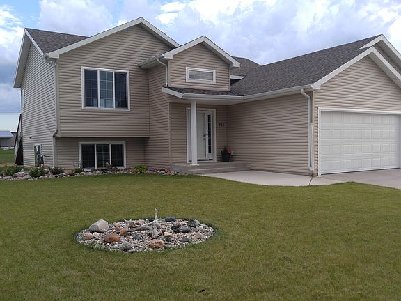 2nd image of 951 46th Ave W