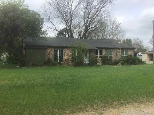 704 S 3rd Ave, Marietta, OK 73448