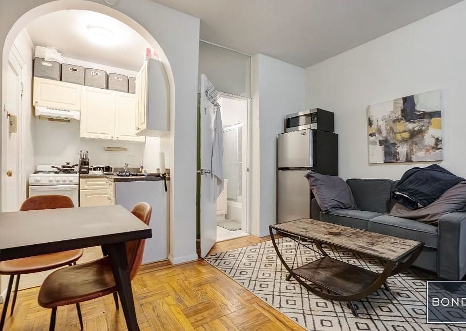 1st image of 167 E 33rd St #4RB