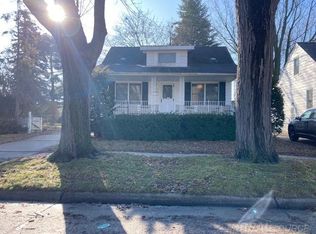 8442 Central St, Center Line, MI 48015