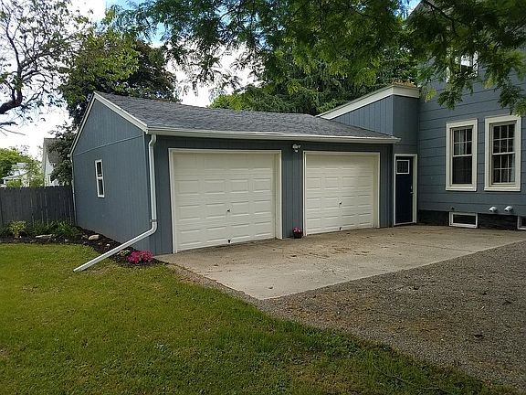 attached 2 car garage