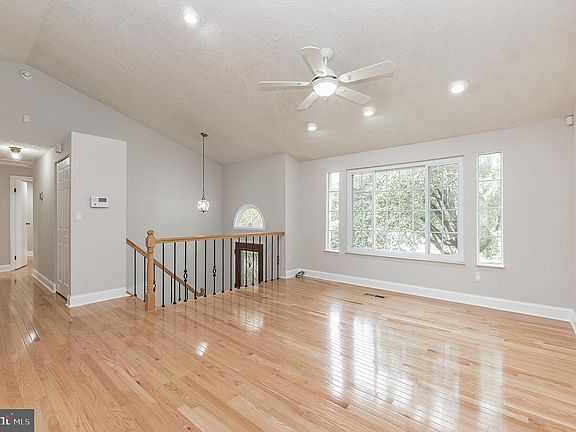 4th image of 7704 Ivy Oak Dr