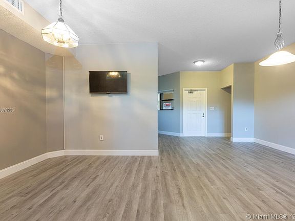 4th image of 15505 N Miami Lakeway N #104