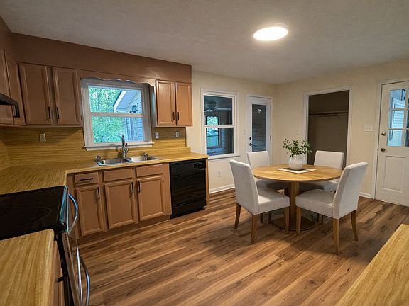 5th image of 2060 Edwards Rd