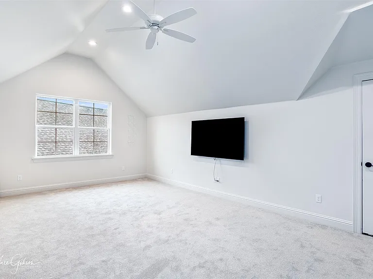 2112 Old Grove Cir — Photo 10