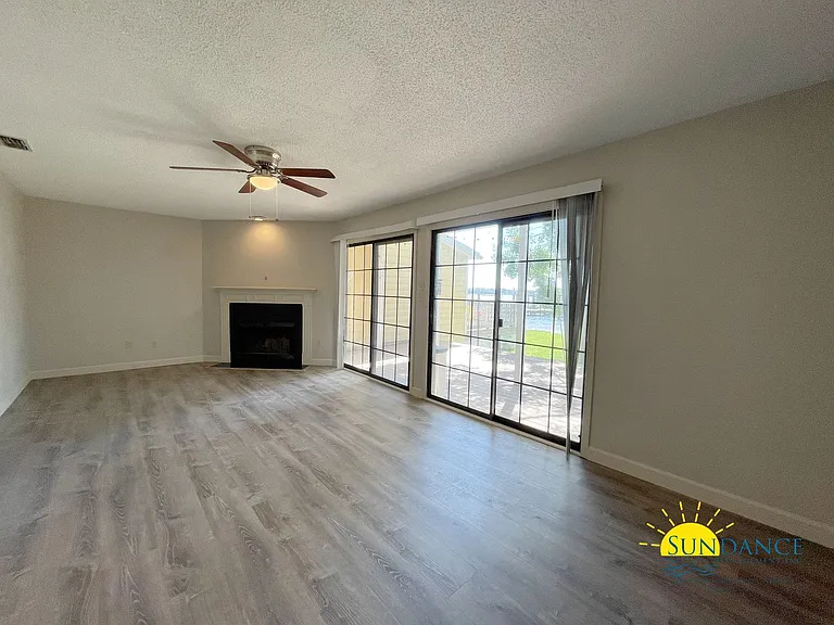 221 Shalimar Dr — Photo 4