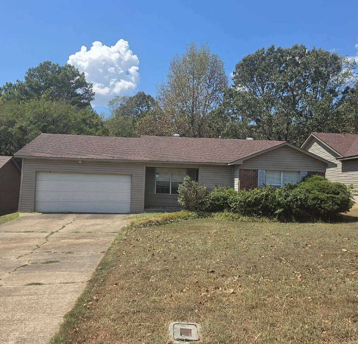 2 bed, 1.0 bath, 856 sqft, $1,150 — Photo 2