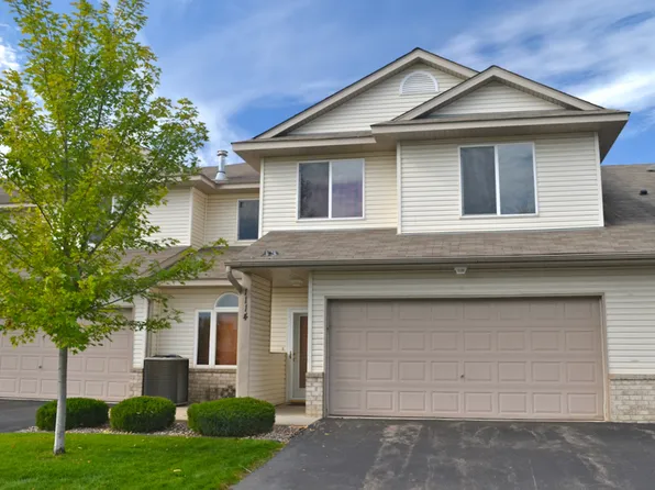 1114 Crystal Pl W, Chaska, MN 55318