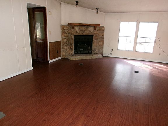 4th image of 606 Summerfield Rd