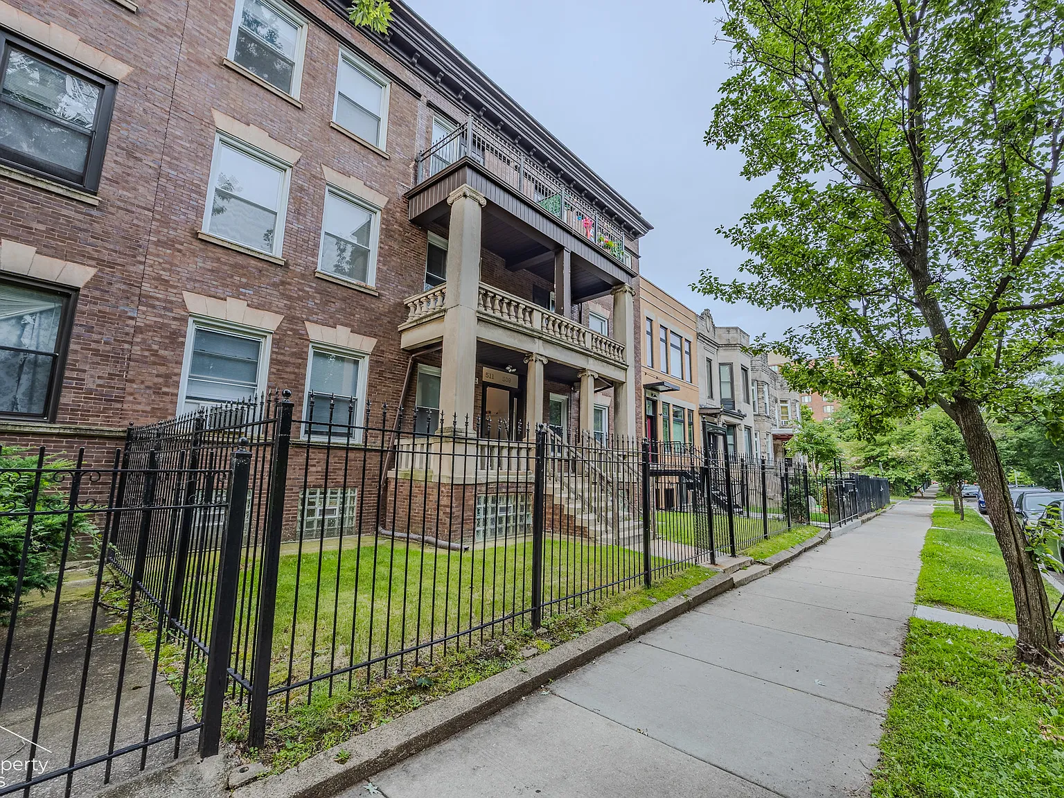 3 bed, 1200 sqft, $1,985 — Photo 1