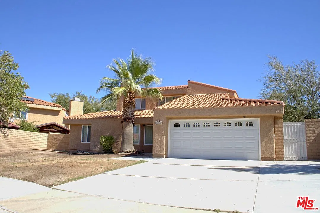 3 bed, 2.0 bath, 1772 sqft, $3,700 — Photo 3