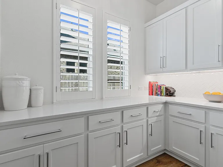 902 Falcon Hollow Ln — Photo 22