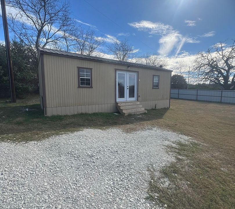 1st image of 113 County Road 3192 Unit B
