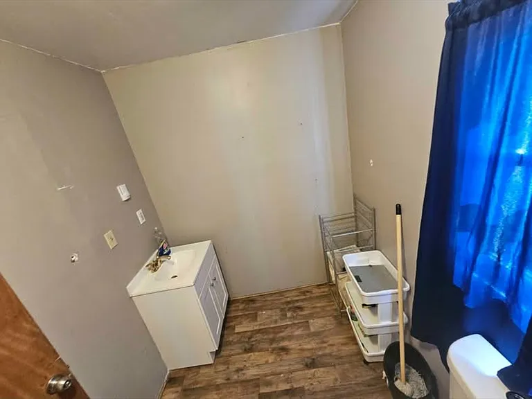 321 N Vine St — Photo 10