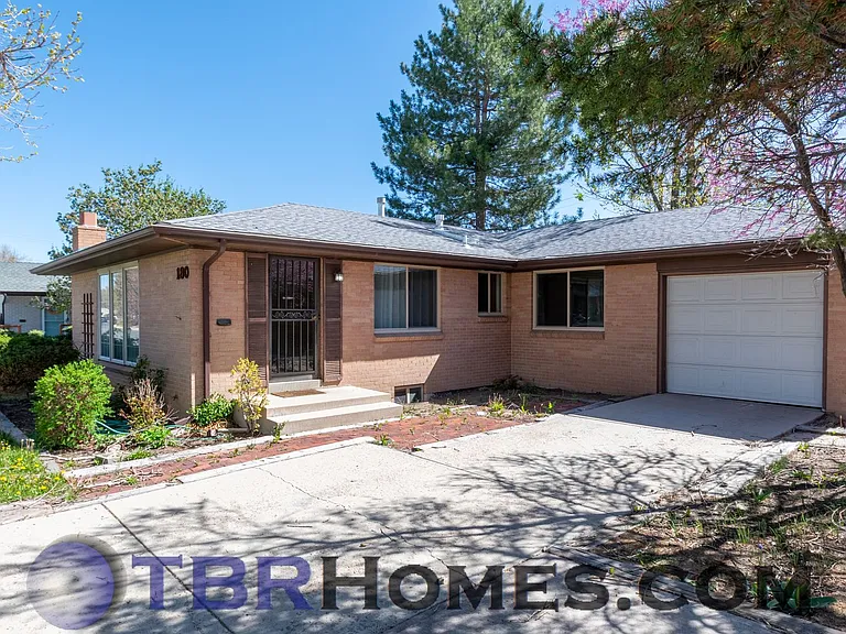 180 Agate Way — Photo 2