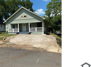 1101 James Farmer St, Marshall, TX 75670