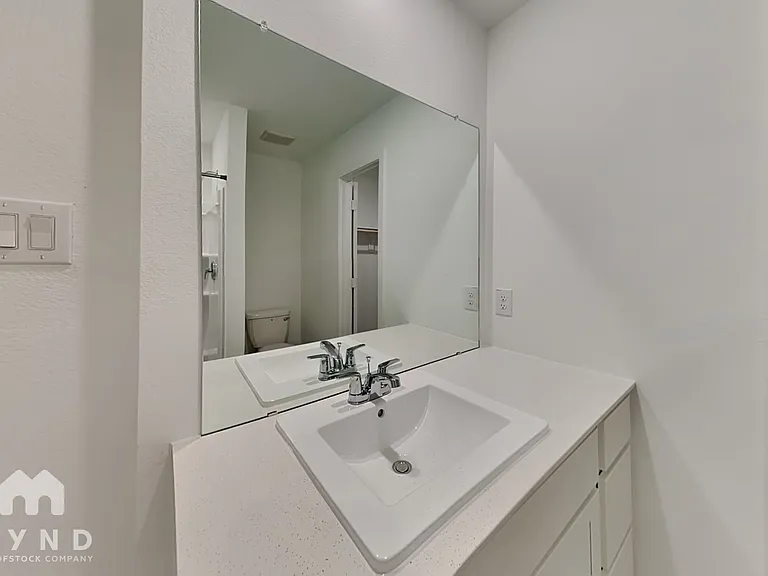 940 Capracotta Dr — Photo 8
